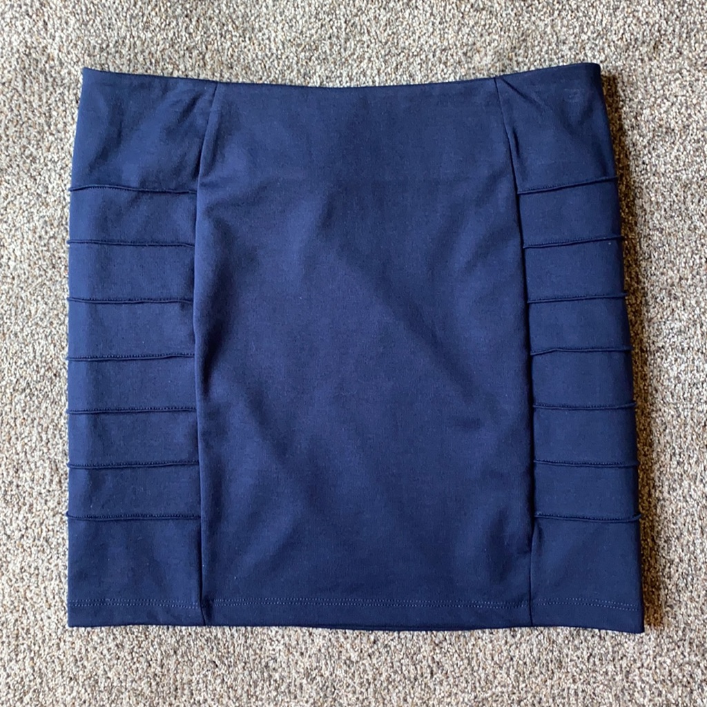Medium Navy Mini